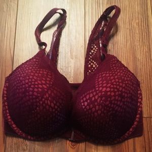 Victoria’s Secret Bombshell Front Closer Bra